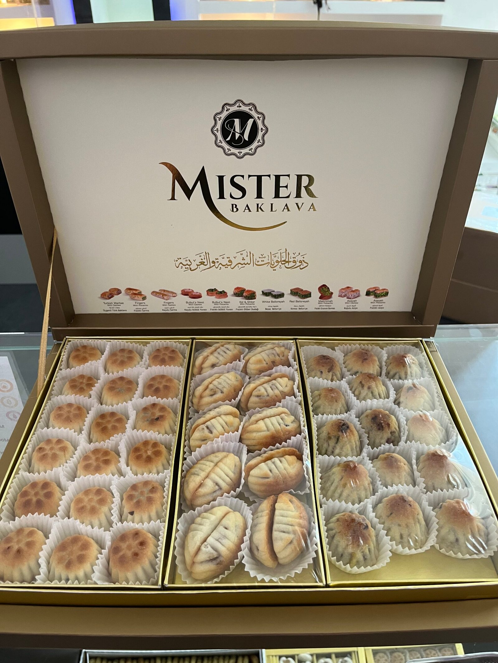 mix mamoul pistachio, walnoten, en dadels